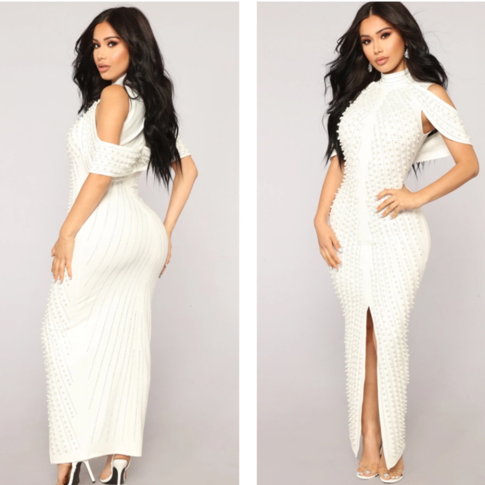 Look Beyond The Pearls Dress - White Small